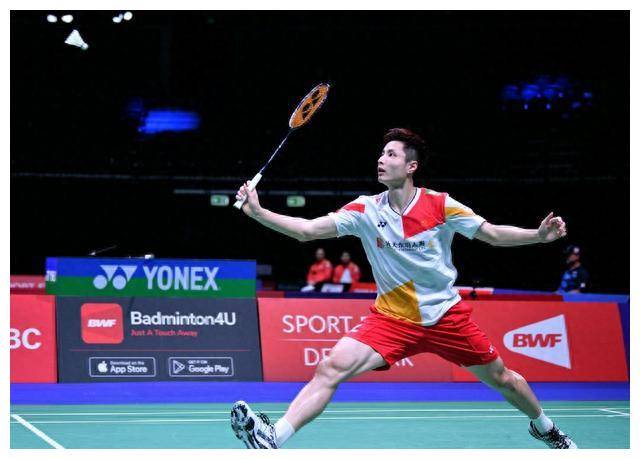 他在传球时 他在传球时