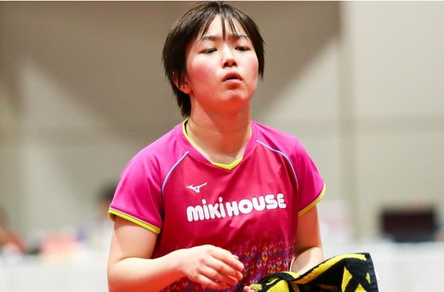 在地板上 在地板上