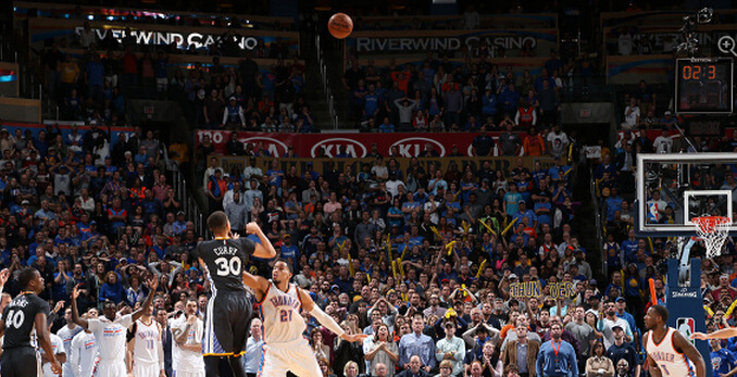 库里弱侧牵 库里弱侧牵